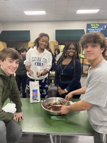 Students come together to make delicious treats.